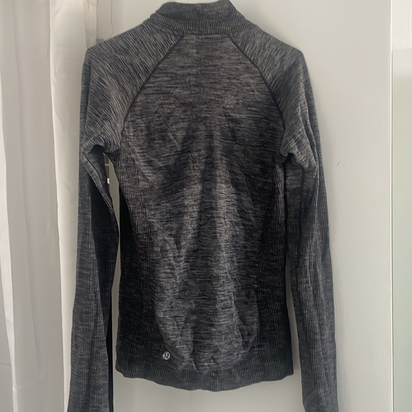 Lululemon half zip - Picture 6 of 8